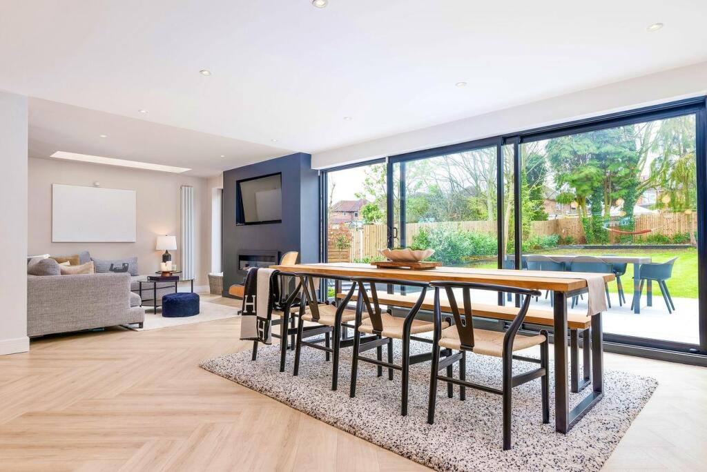 33 Thoresby Road Bramcote NG9 3EN