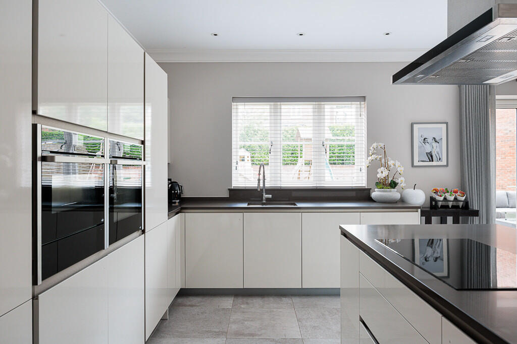 3_churchill_avenu...