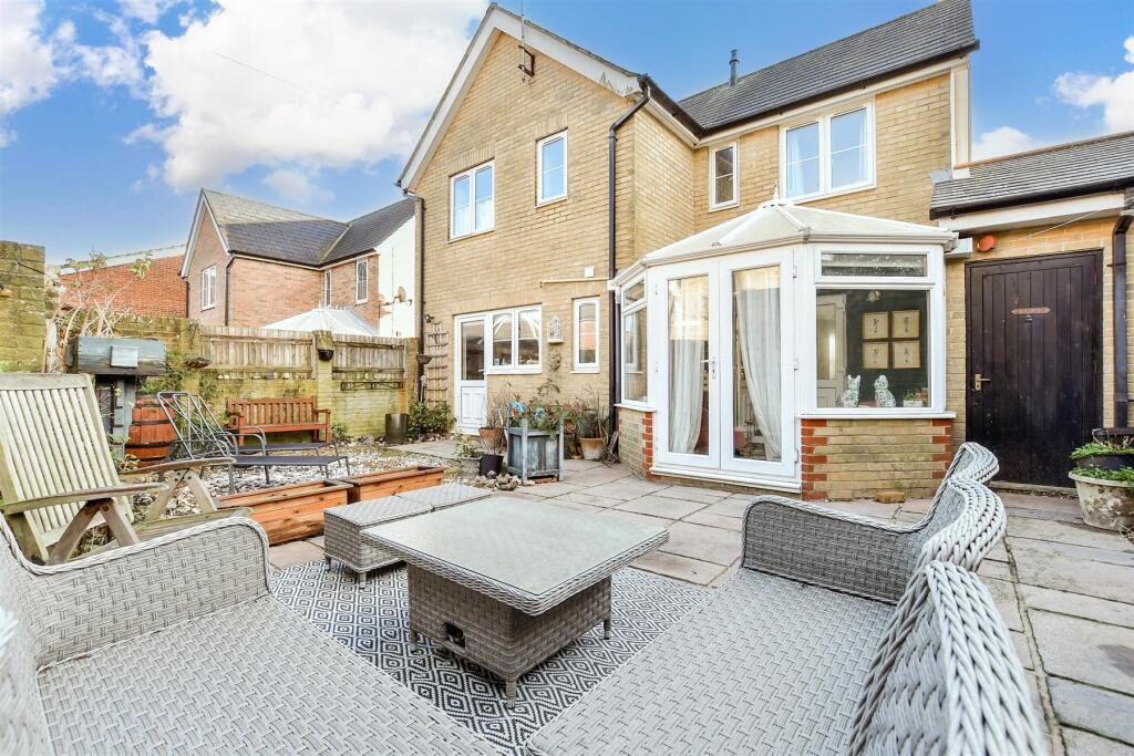 External Lifestyle Photograph