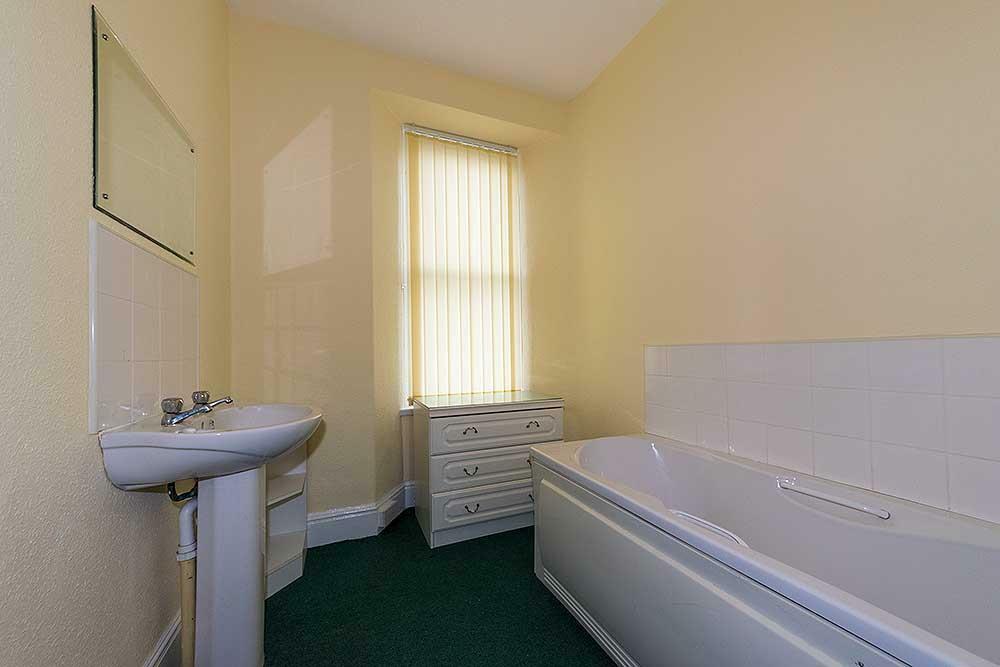 Communal bathroom.jpg