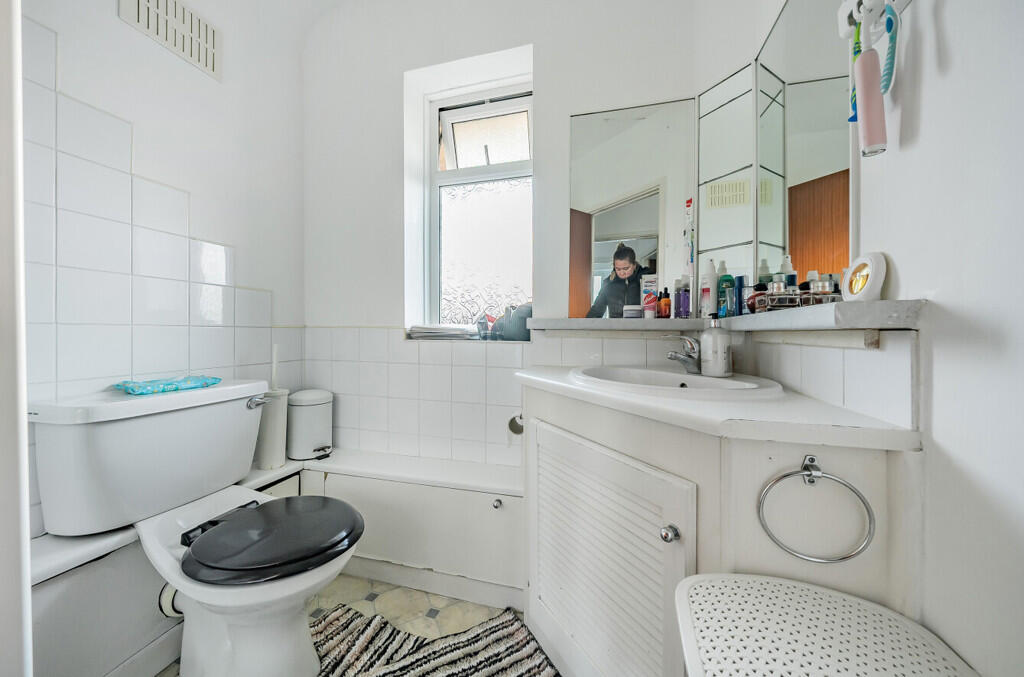 En-Suite Bathroom