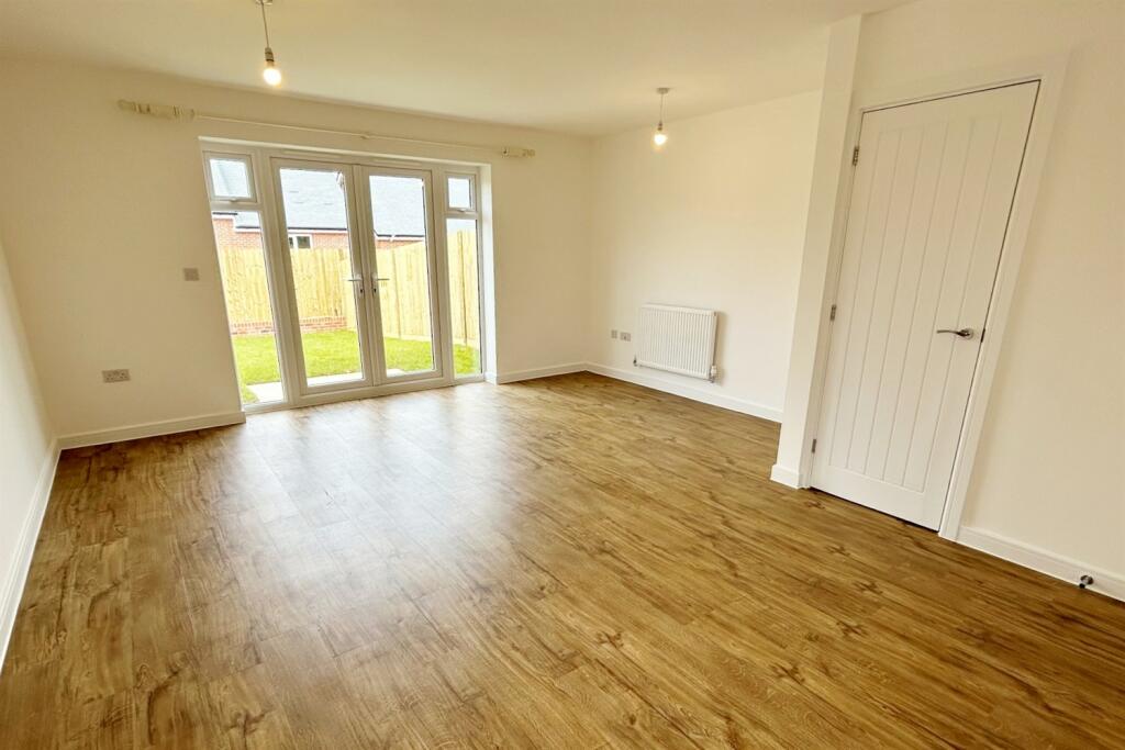 Sitting/Dining Room