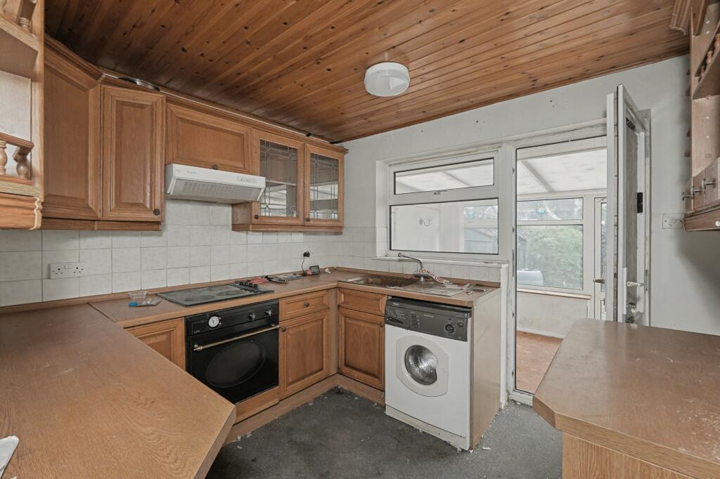 15 Coniston Road, Folkestone, Kent, CT19 5JG