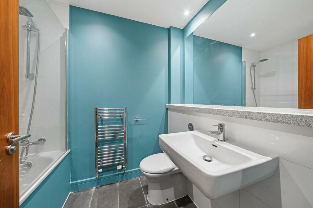 Flat 4, 22 Westland Place N1 7JR-11.jpg