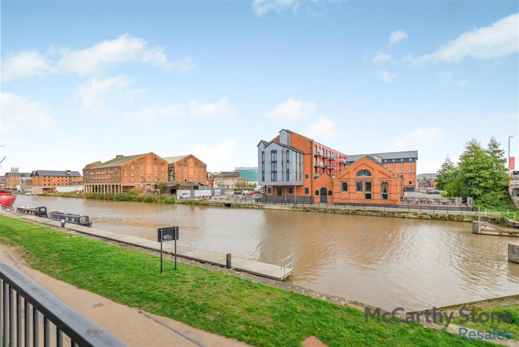 8668183-exterior01.jpg