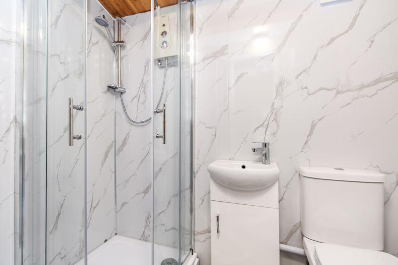 Log Cabin Shower Room