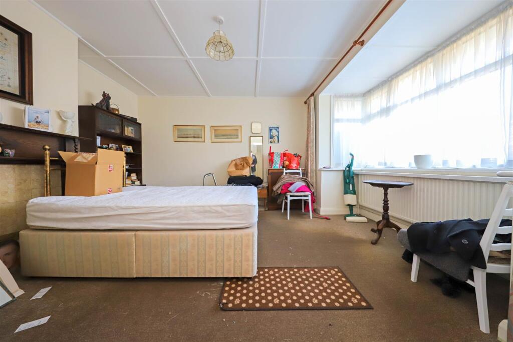 nicholas james mansfield front reception rooms 2.j