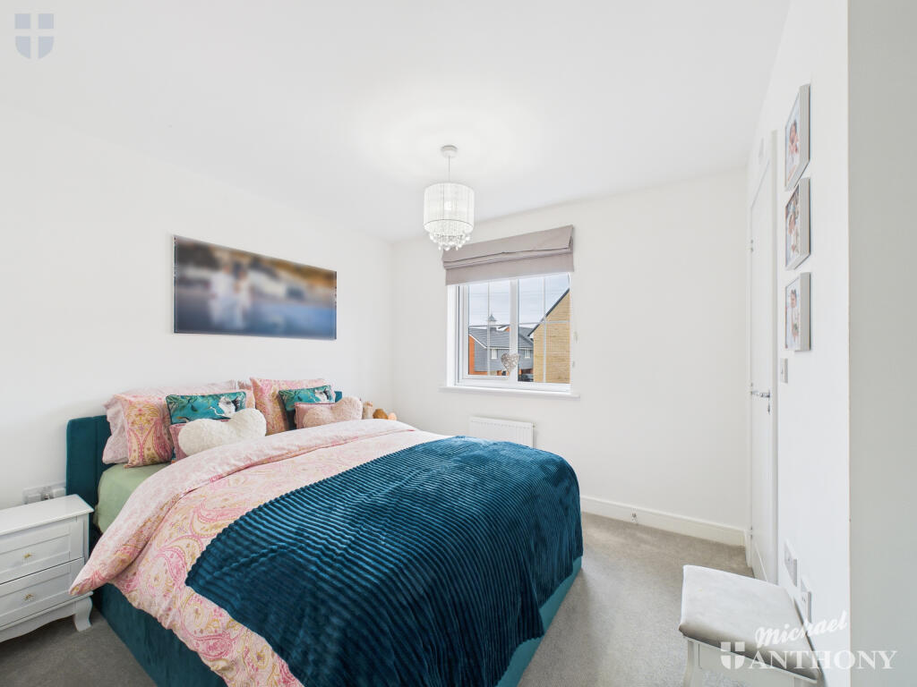 CAM03218G0-PR0790-STILL008