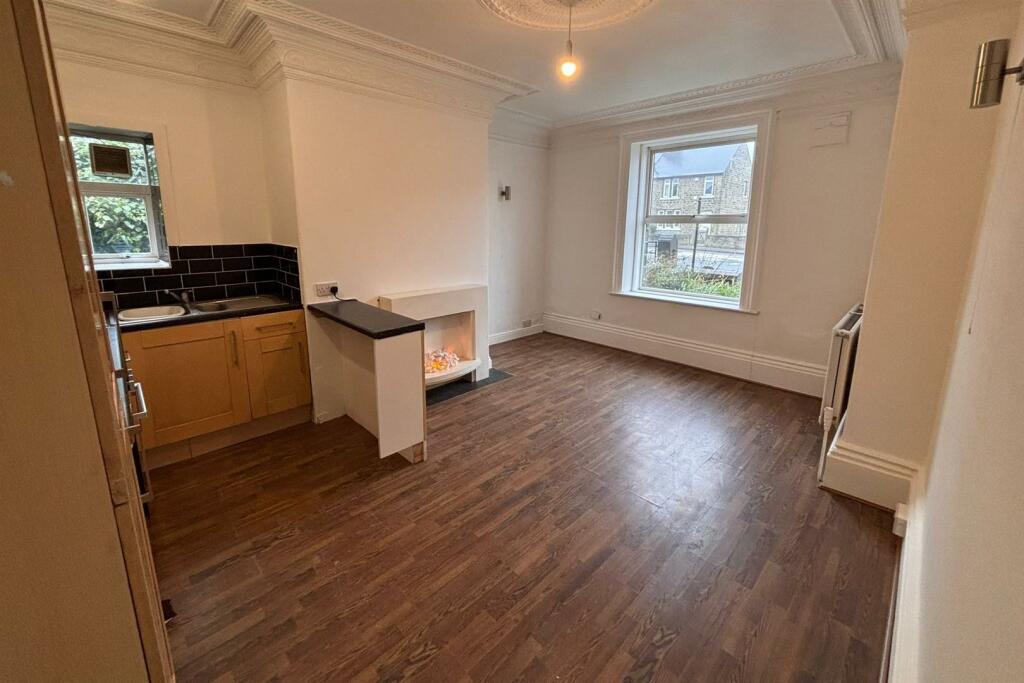Living / Kitchen