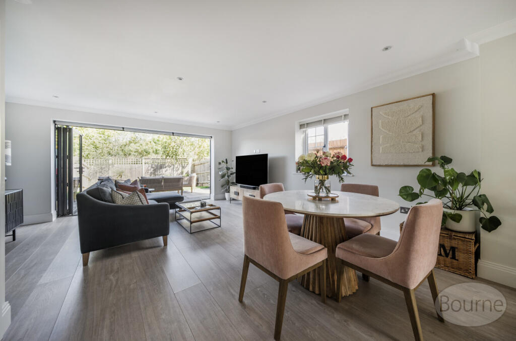 6ee0d6aa-34a5-408...