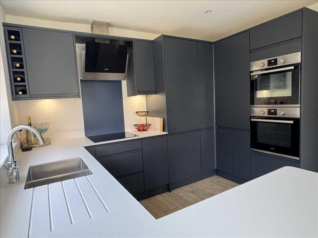 LIVING KITCHEN