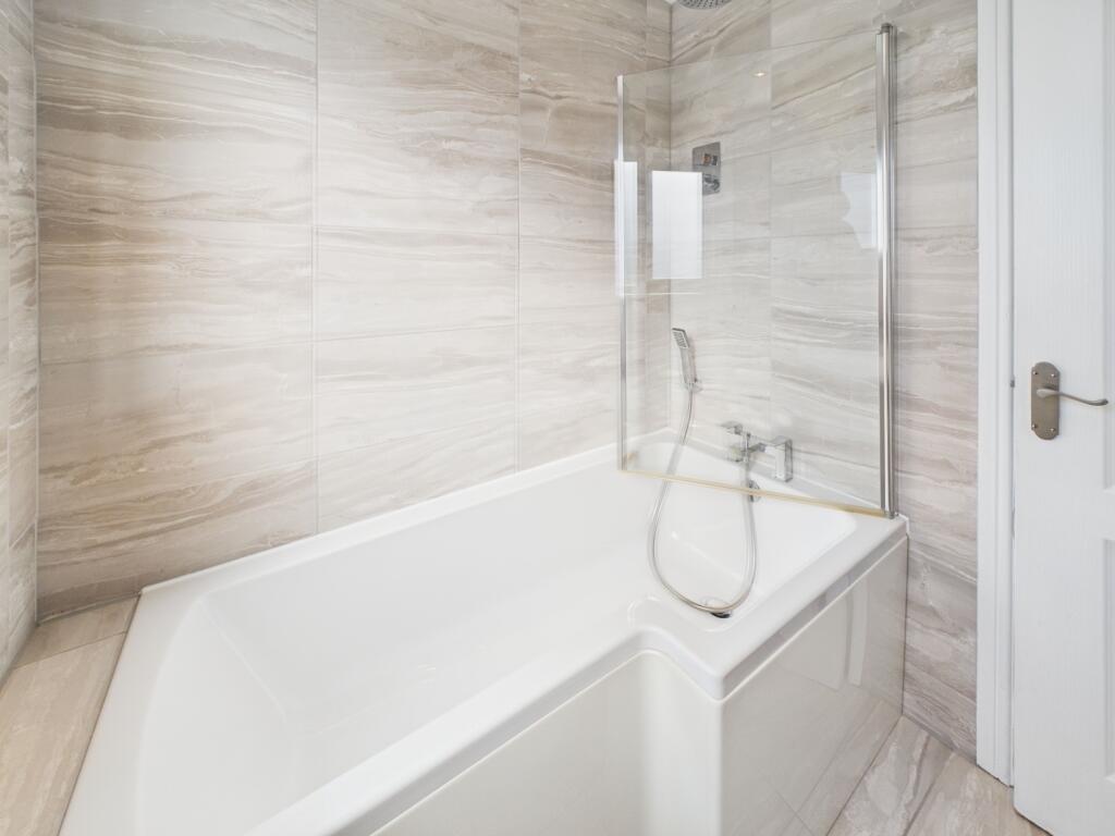 CAM02093G0-PR0058-STILL019