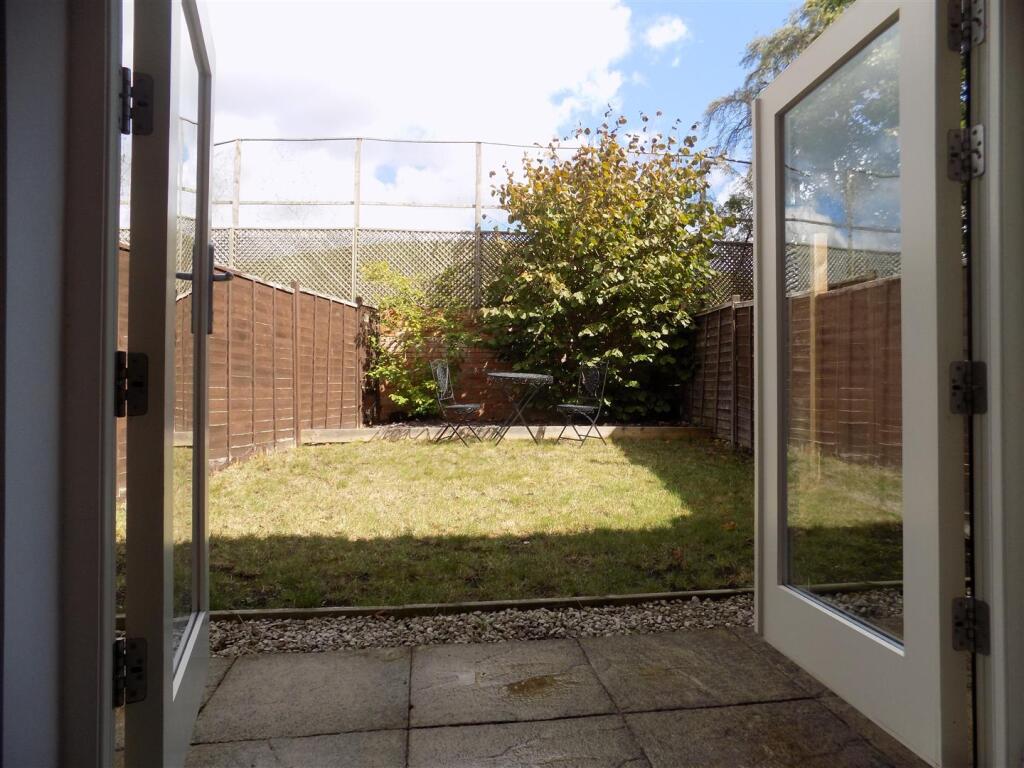 Mount Cottage - Garden (1).JPG