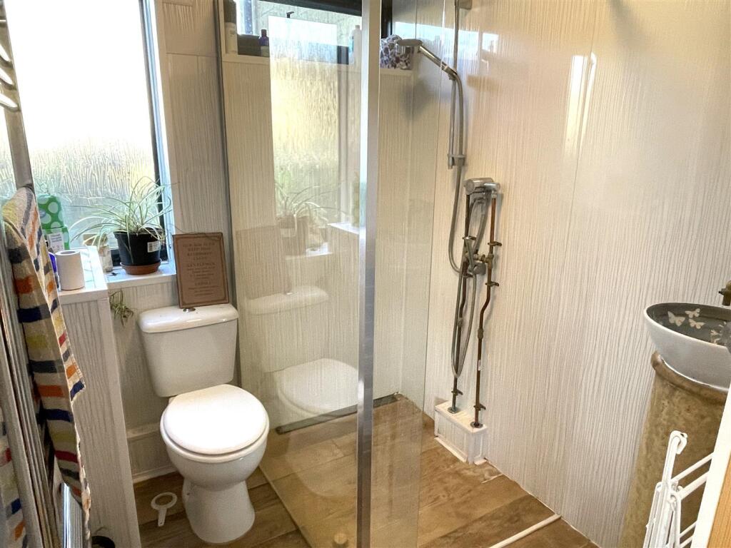Shower room.JPG