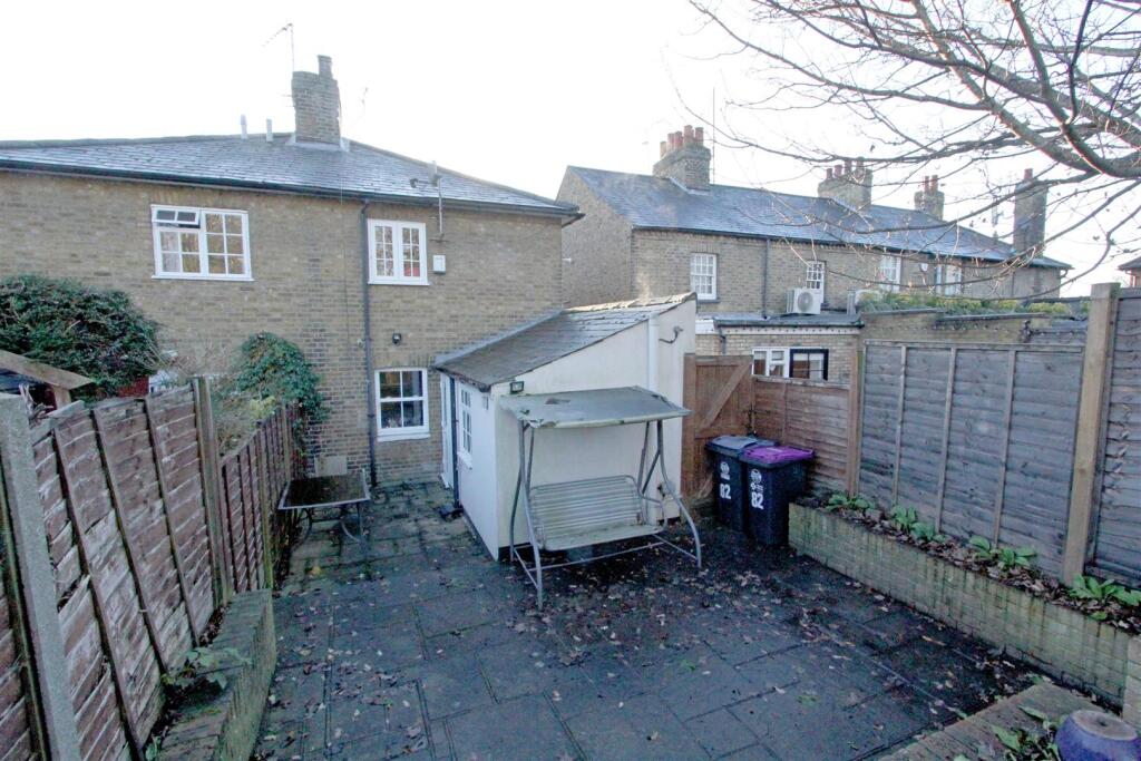 IMG_6949 patio rear.jpg