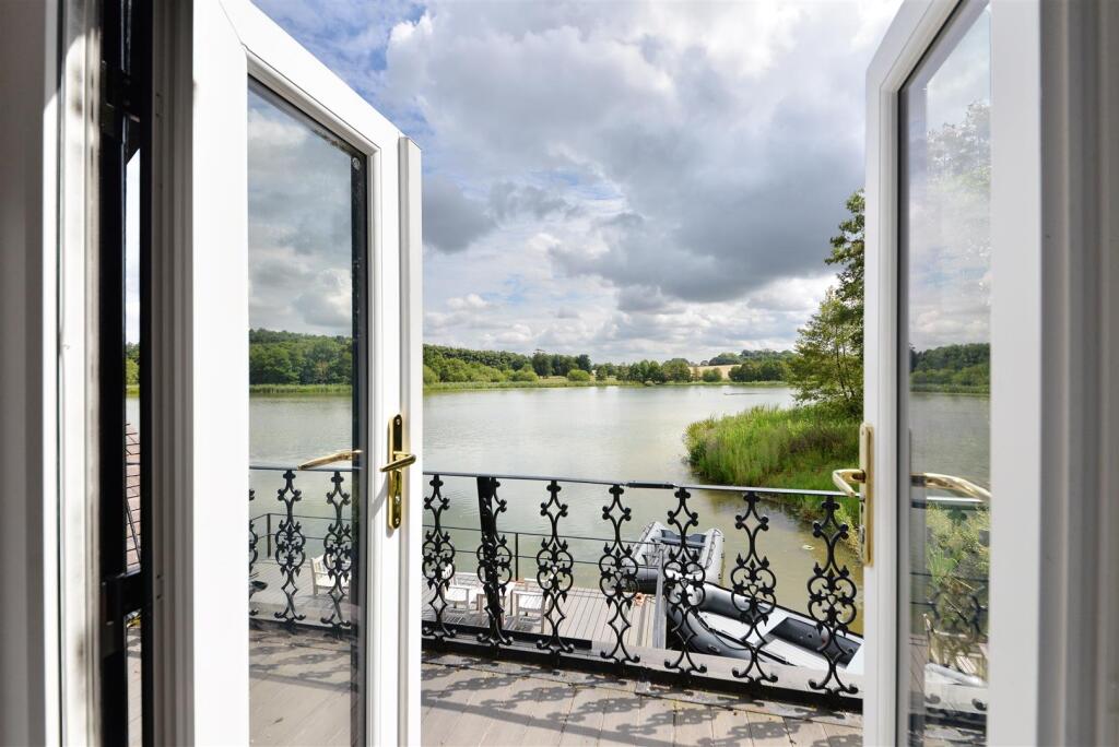 Boathouse External (60).jpg
