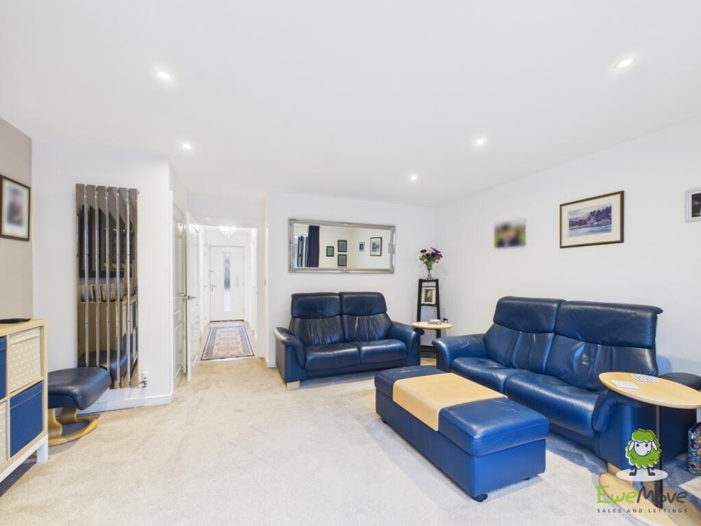 EweMove Estate Agents Basingstoke - The Coach Road