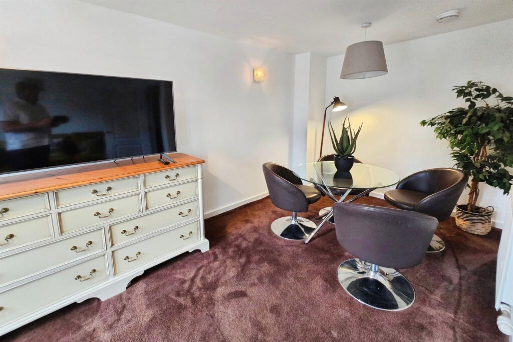 Lounge Dining Room