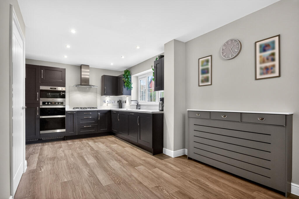 Jackdaws Drive, Warwick, CV34