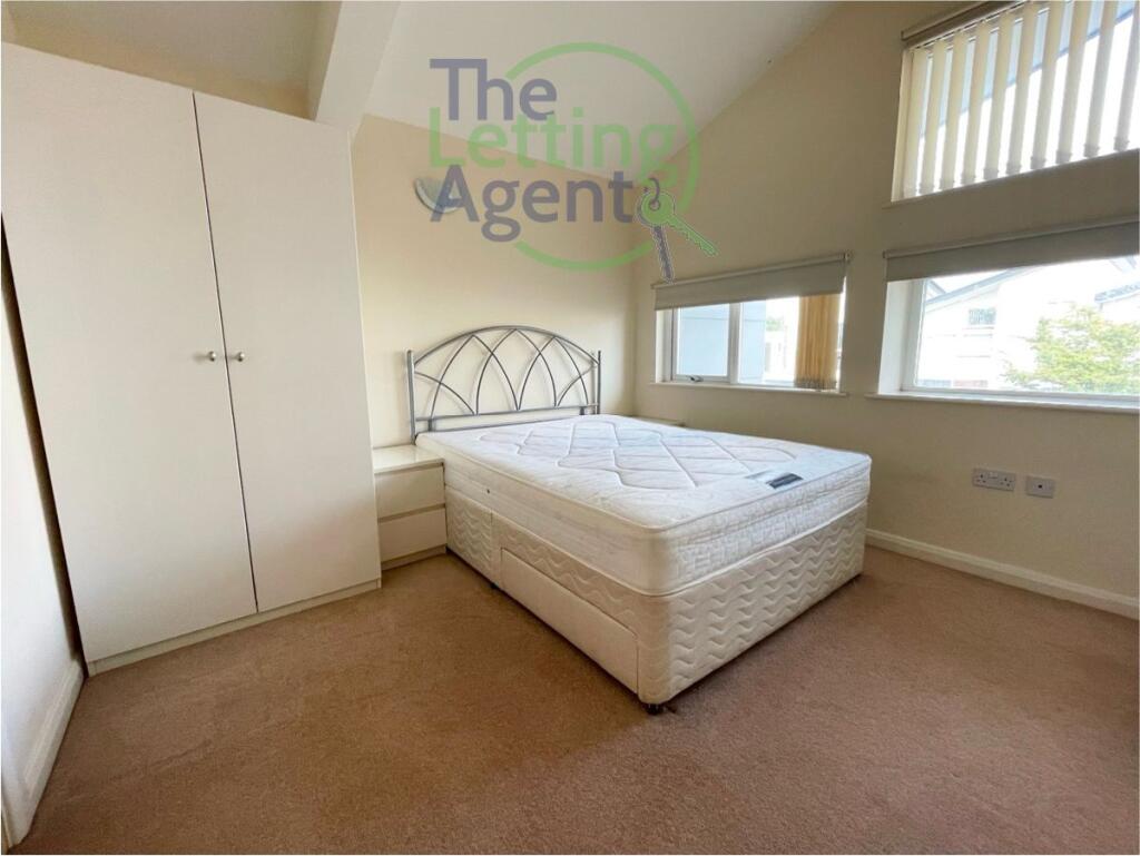 1st Double Bedroom