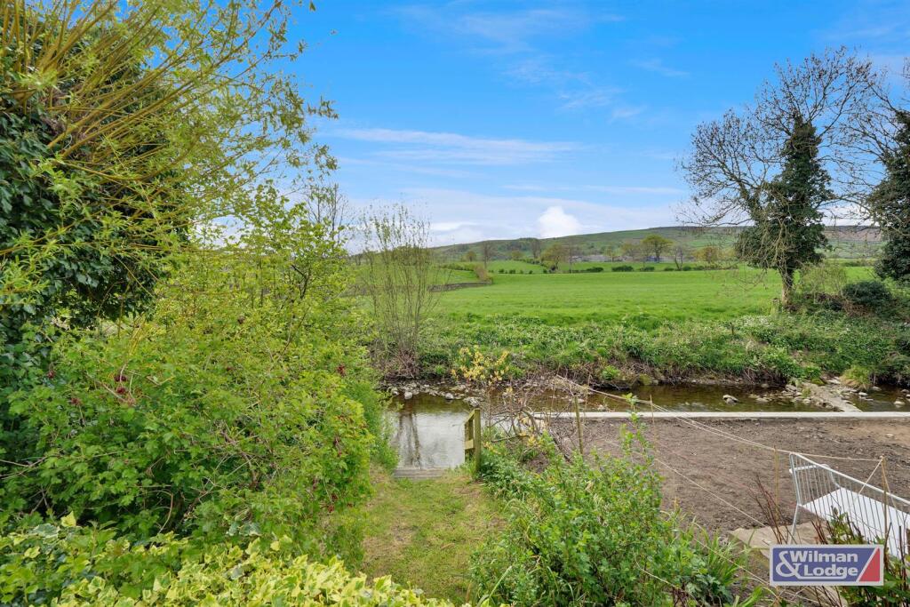 Four Bed Detached House in Glusburn32.jpeg