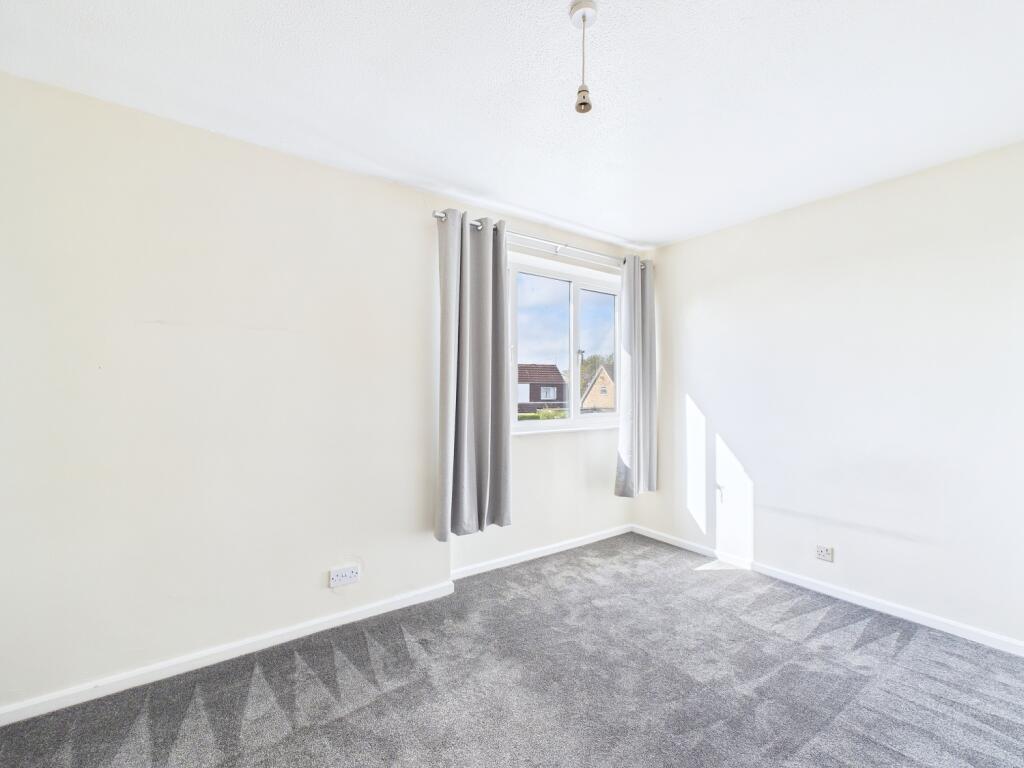 CAM01909G0-PR0398-STILL014