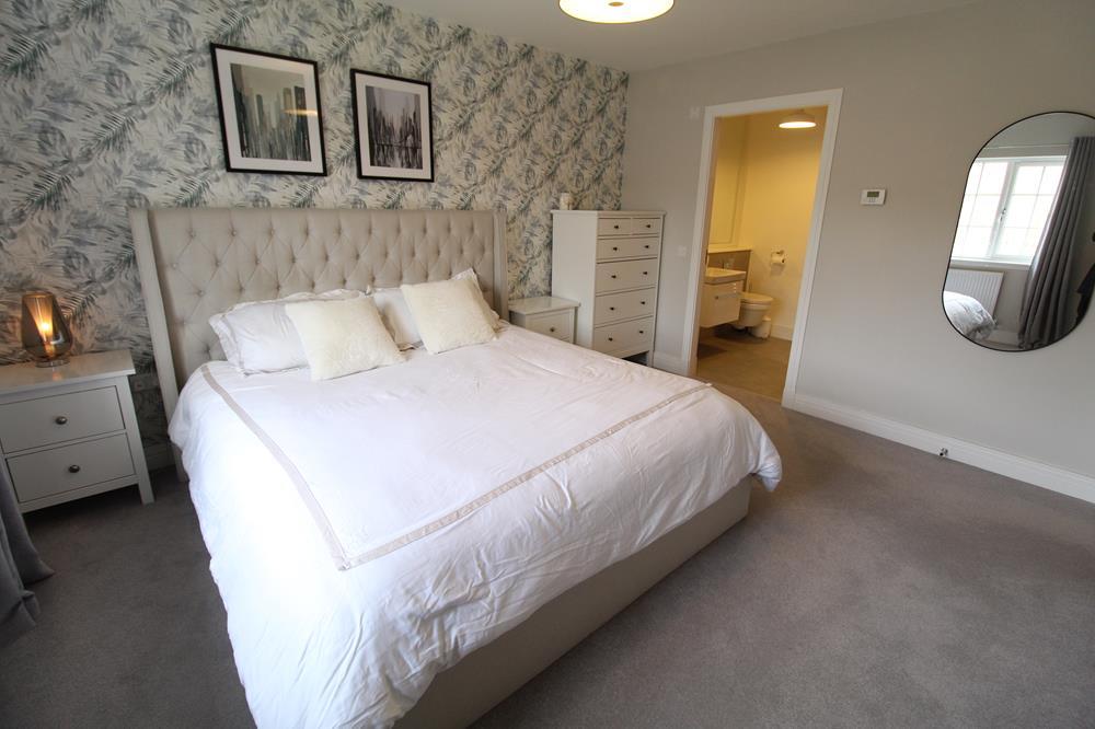 Master Bedroom - 04