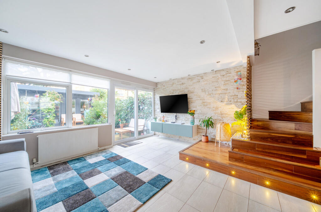 1386763-11-6932b6...