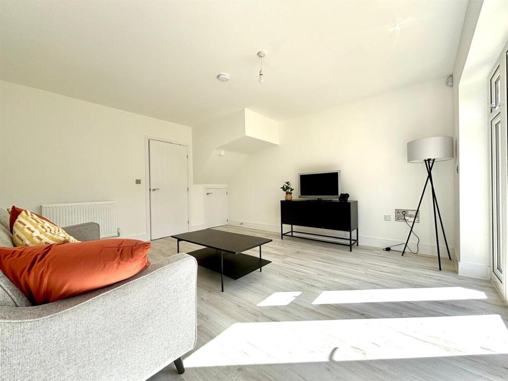 WhatsApp Image 2025-09-15 at 16.52.23_b78846ab.jpg