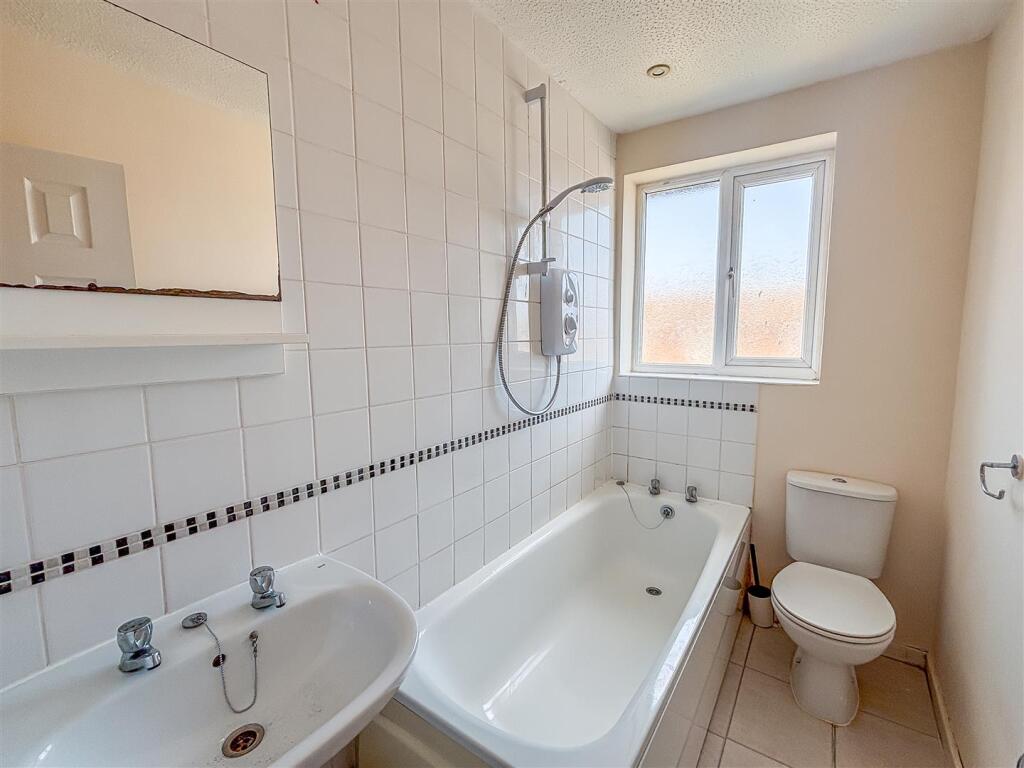 Bathroom.JPG