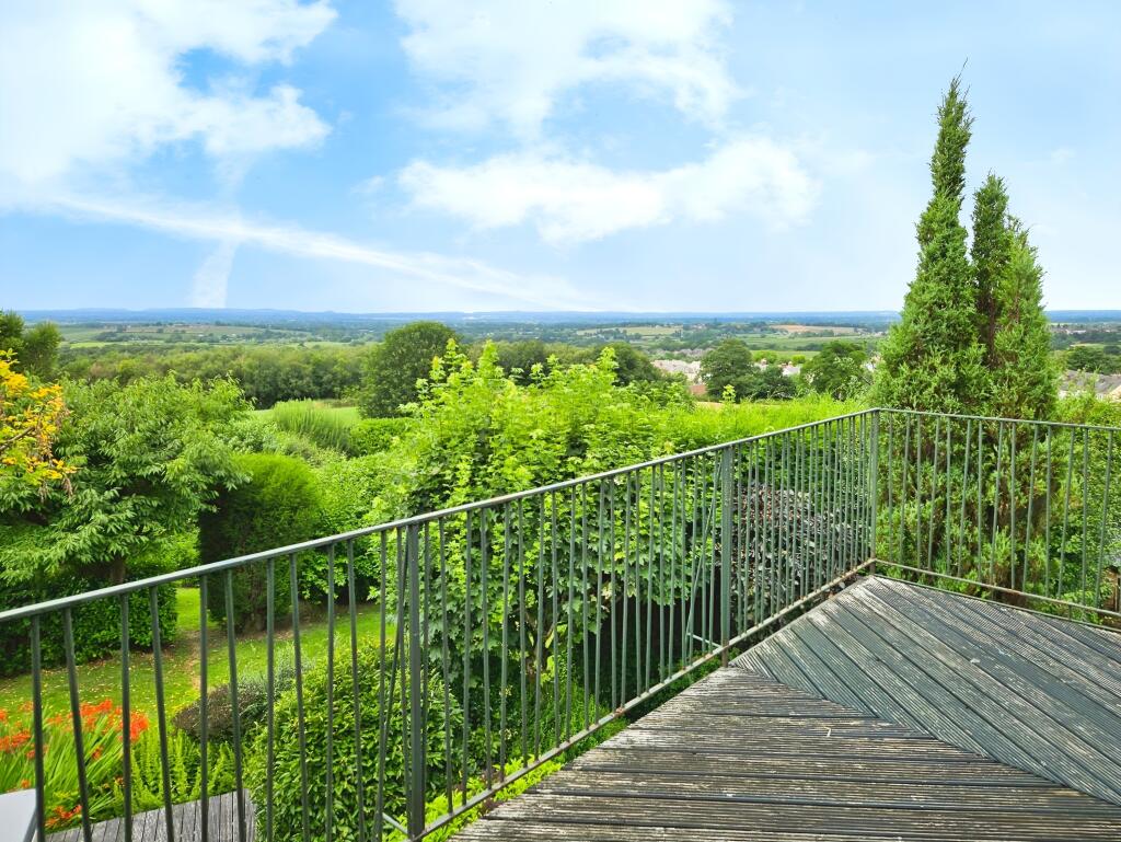 Balcony &amp; Views