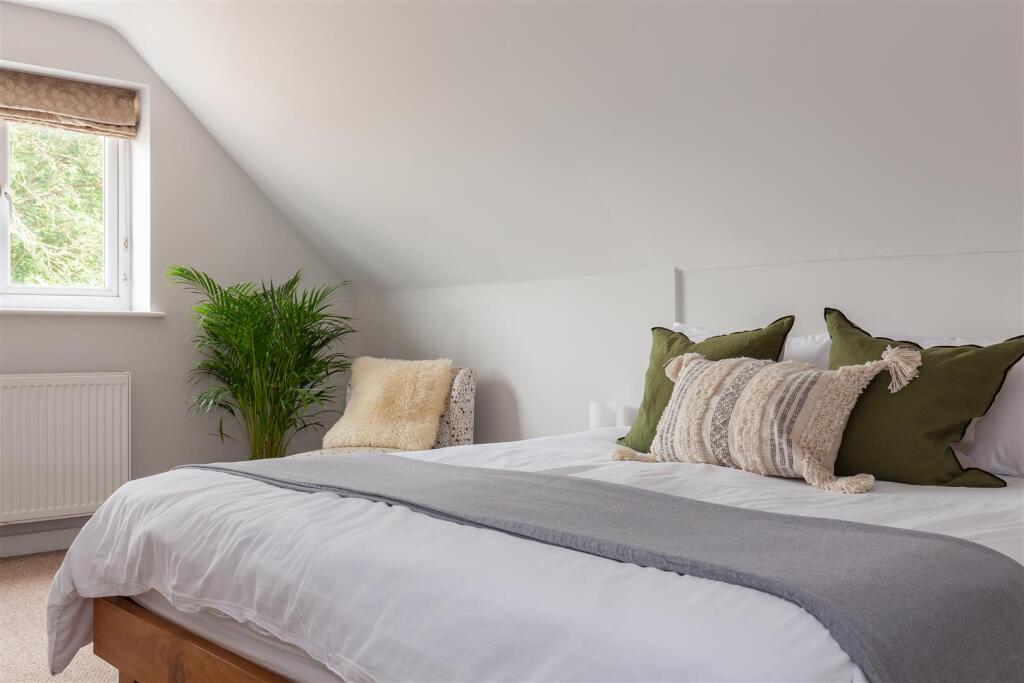 Master Bedroom 2.jpg