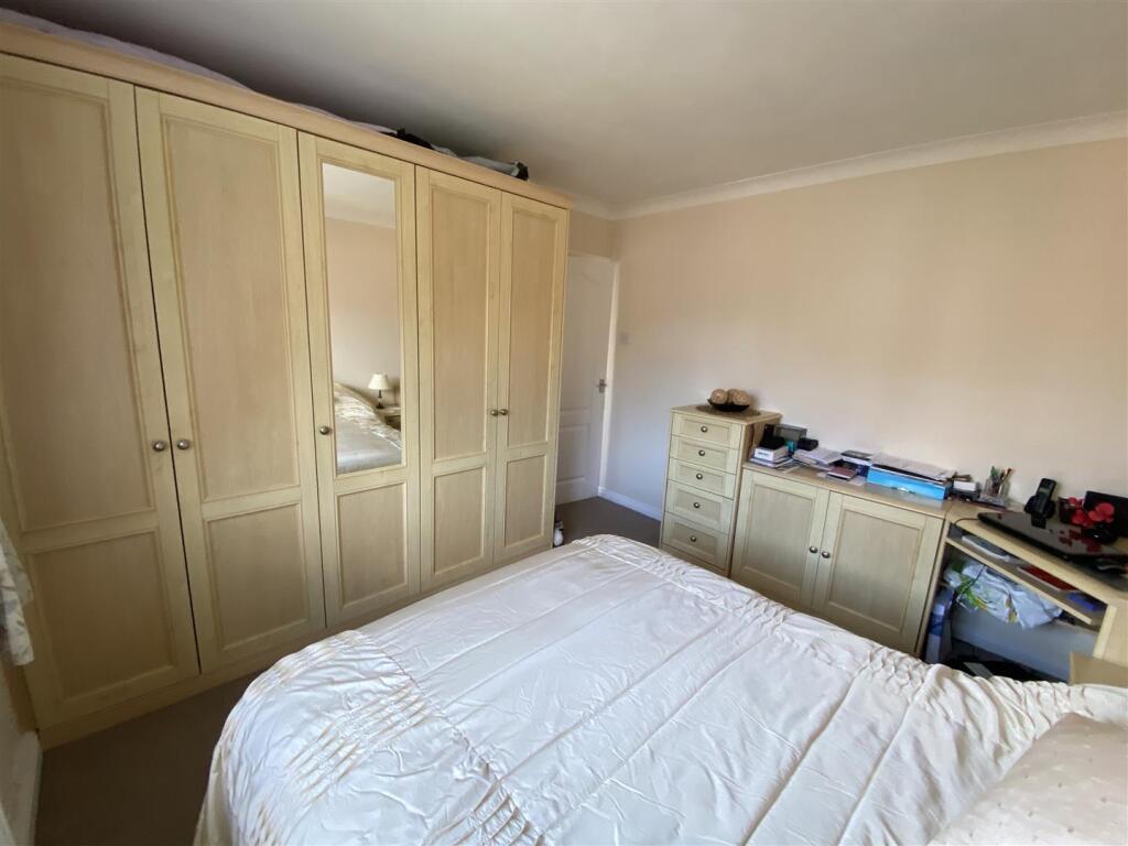 Bedroom no.2 rear double: