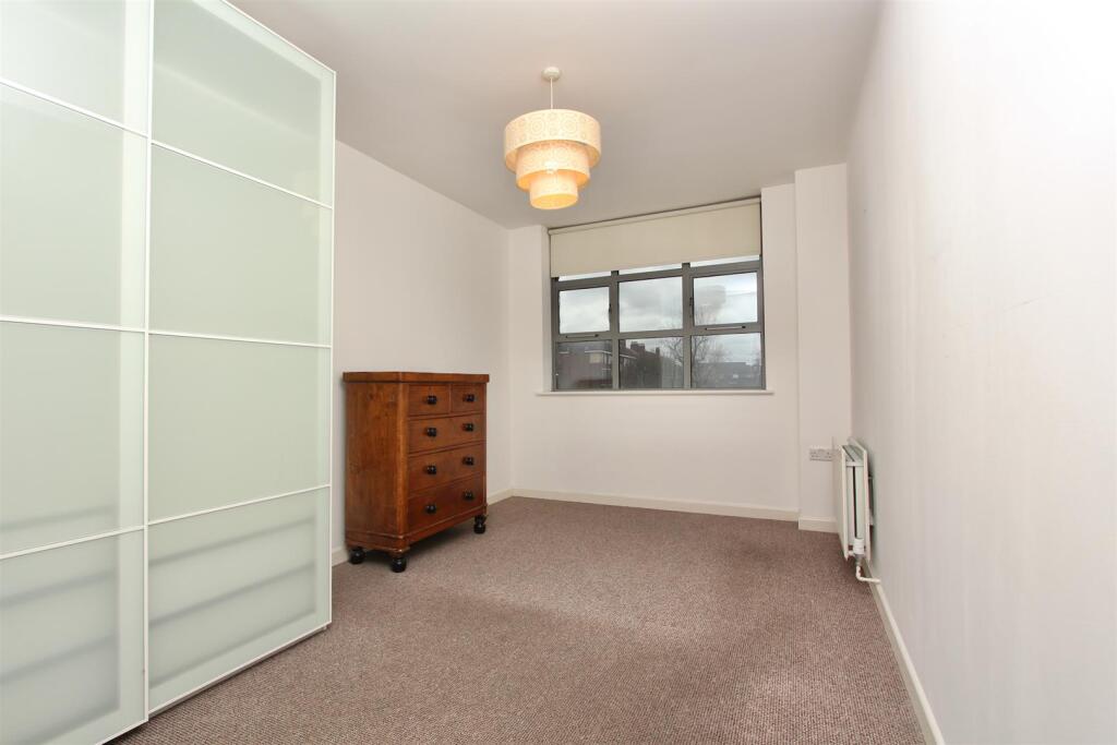 Somerford Grove, N16