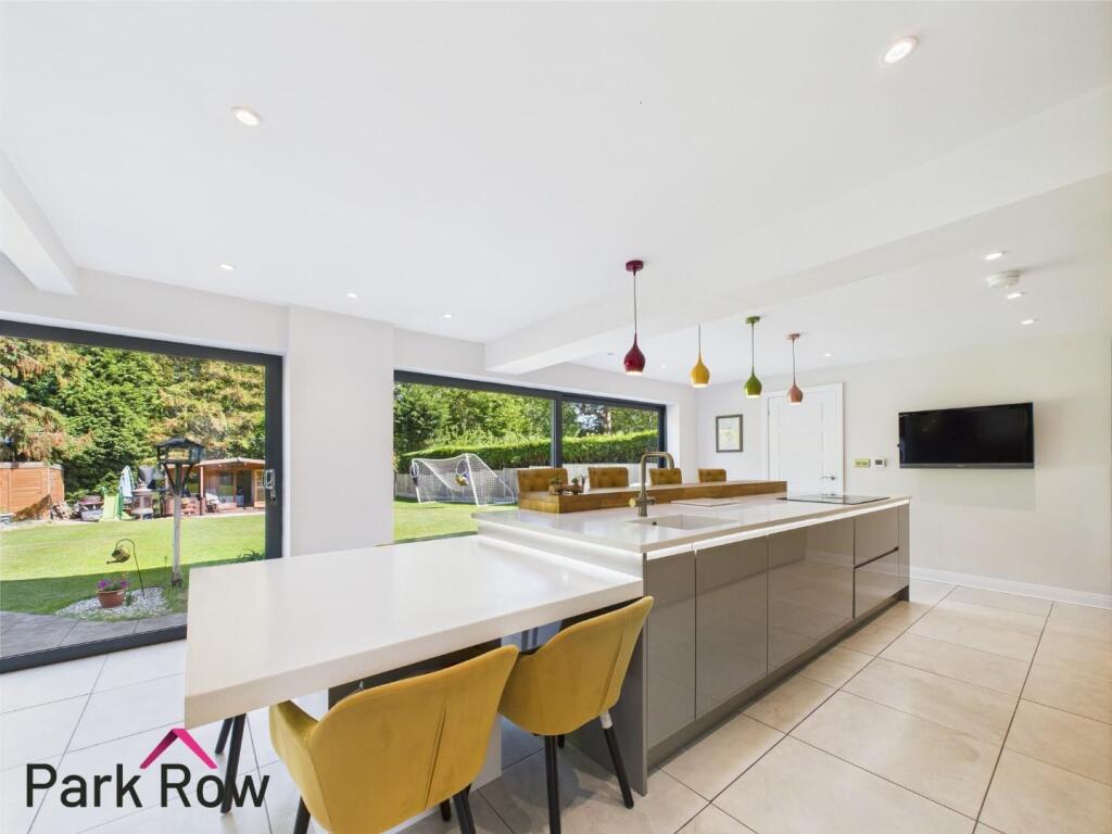 KITCHEN/DINING/LIVING