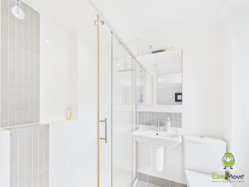 CAM03778G0-PR0239-STILL038