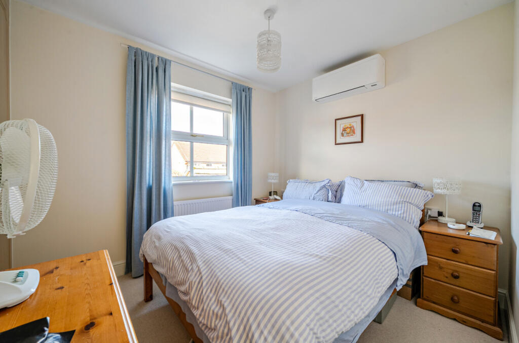 1372734-7-68fb888...