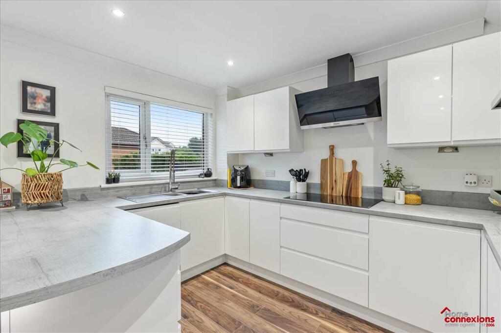 Kitchen Dining (2)