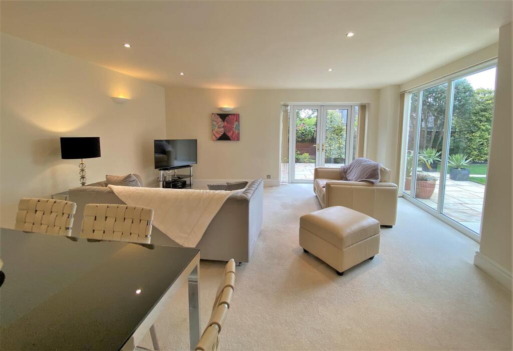 St Annes Road East, 200, Bungalow Lounge LEA.JPG