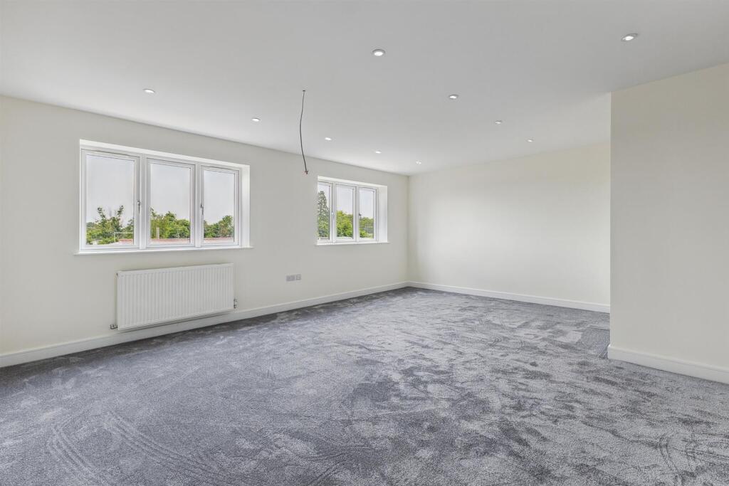 93575_Plot 2 The Squirells North St(13)_low.jpg