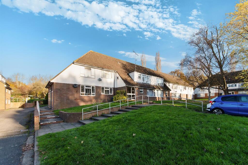 CRESSAL CLOSE,40-25.jpg