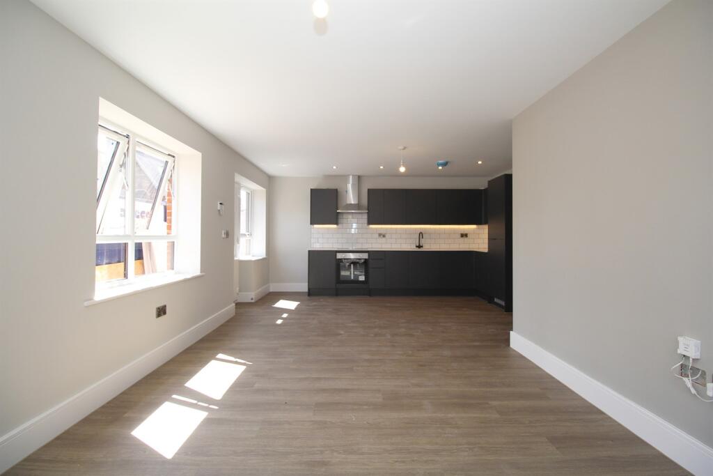 Lounge / Kitchen