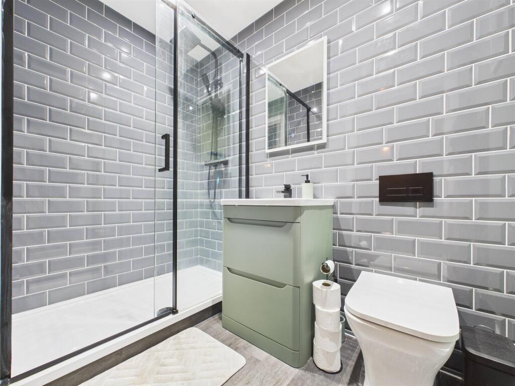 High Specification Shower Room