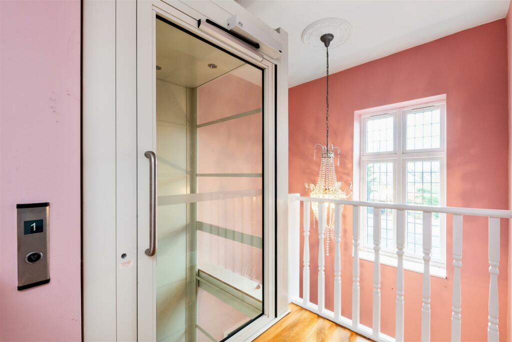 Lift Access On The Landing.jpg