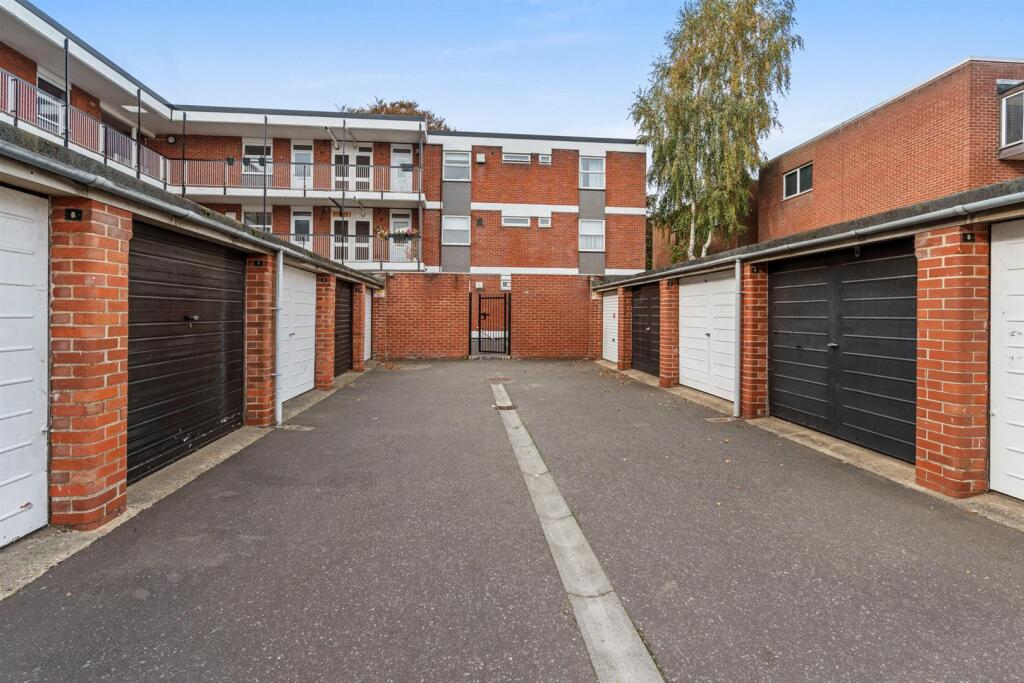 2FountainCourt-012.jpg