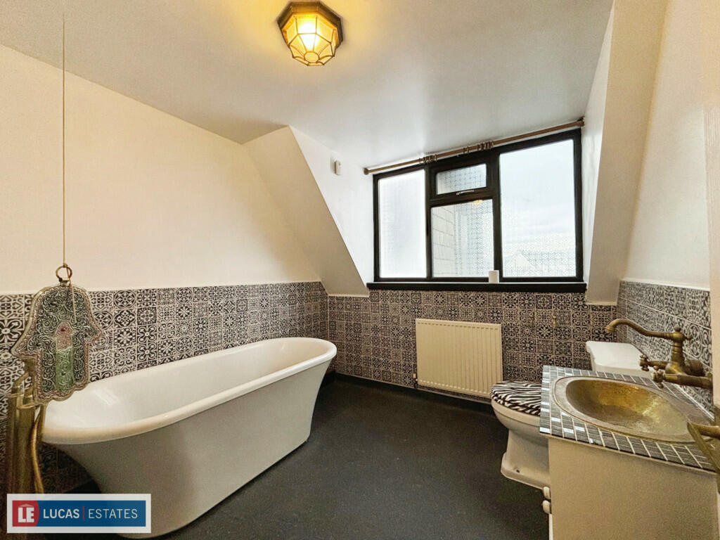 d5fd8ed5-image_pi...