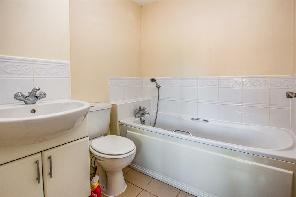 En-Suite Bathroom
