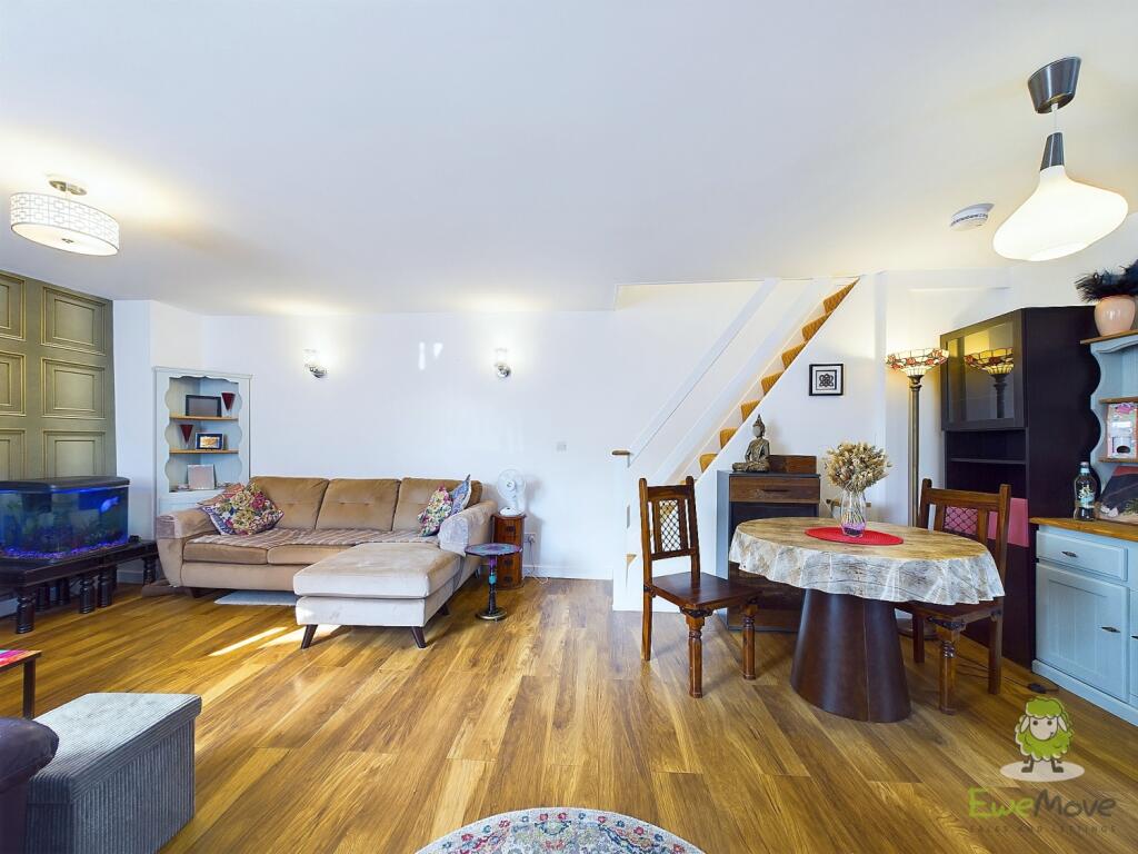 CAM01543G0-PR0097-STILL006