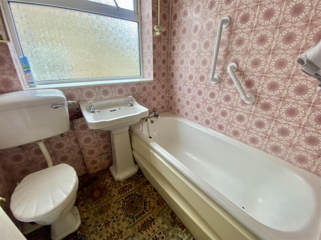 Bramleys Estate Agents - Sugar Lane - Dewsbury (9)