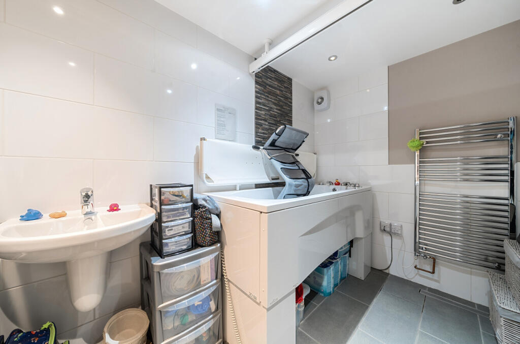 Downstairs Shower Rm